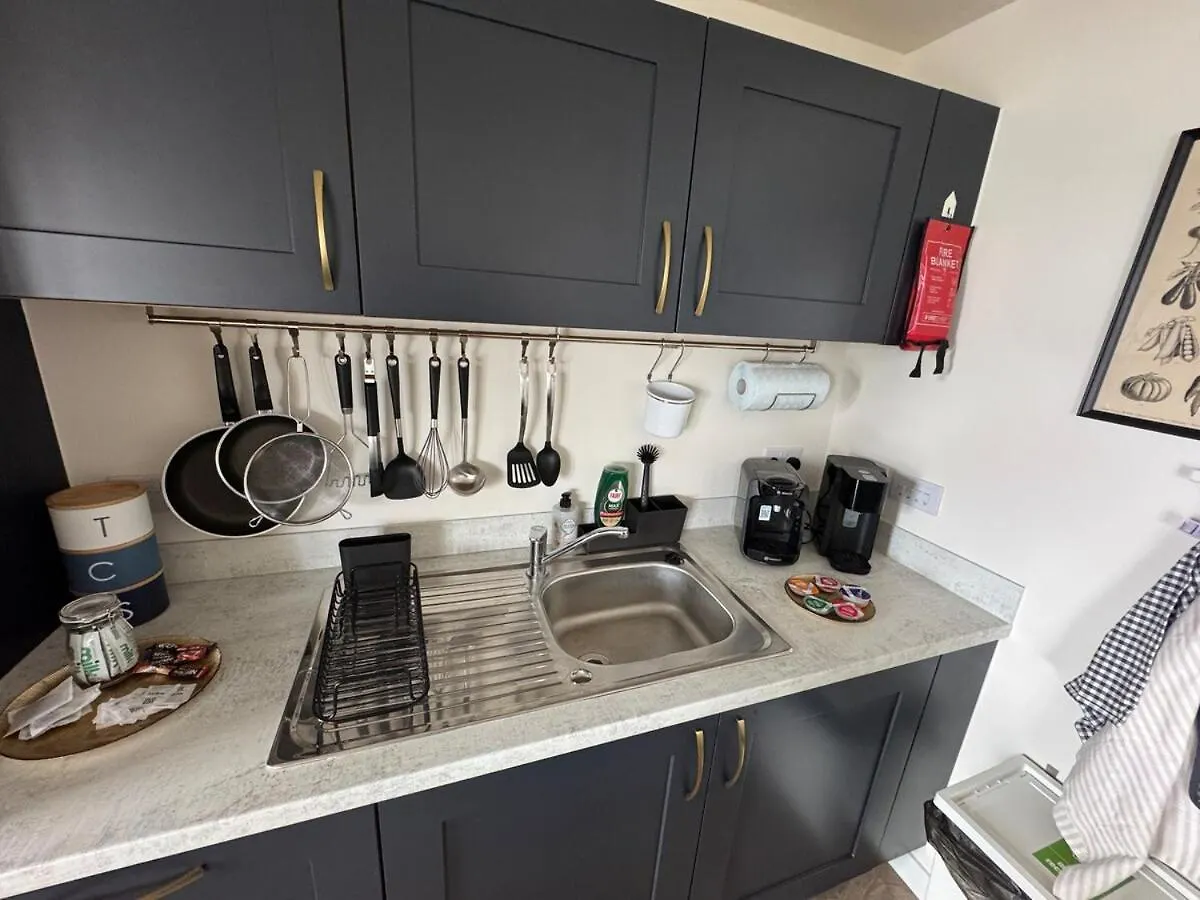 Lakeside Penthouse View Doncaster Apartment