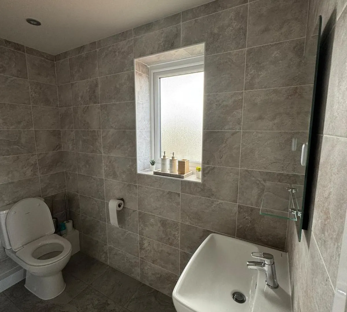 Lakeside Penthouse View Doncaster Apartment