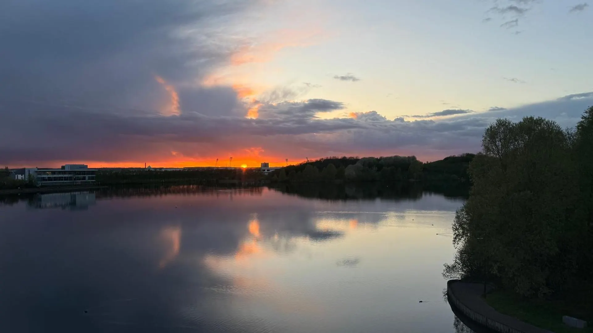 Apartment Lakeside Penthouse View Doncaster
