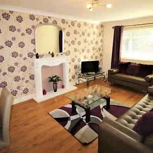  Apartment - Boswell - Large Balcony - 2 Double Beds - 2 Bedrooms - Close To Town & Racecourse - Off Street Parking 2 Cars - Fast Wifi